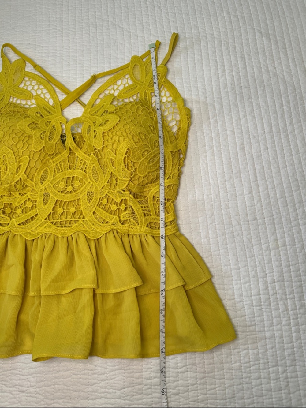 Lulumari Yellow Crocheted Lace Tank Top Size Small - Picture 8 of 10